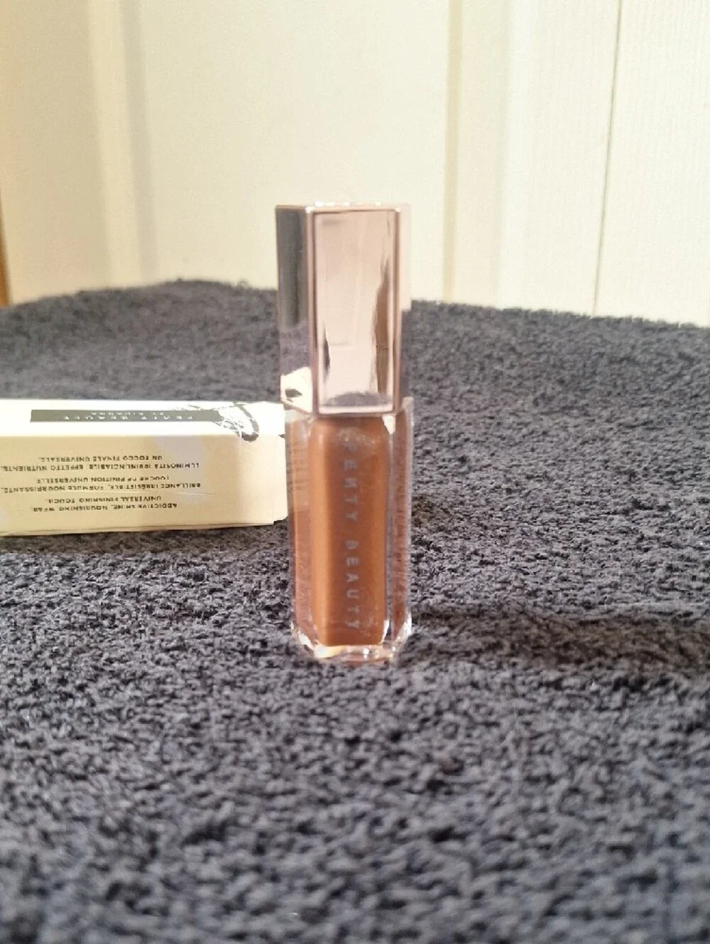 Fenty Beauty Gloss Bomb Universal Lip Luminizer - Fenty Glow - Brownish Red